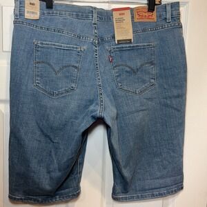 NWT Levi's Women's‎ Size 33 Bermuda Shorts Blue Medium Wash Denim Stretch